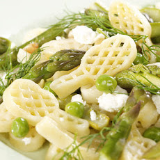 Creamy Racchette Pasta with Asparagus and Peas