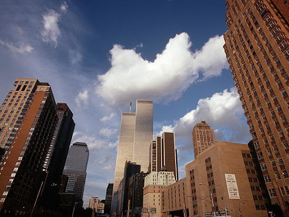 Twin Towers - Nine eleven - The Tragedy  dans Photographies du monde d'autrefois