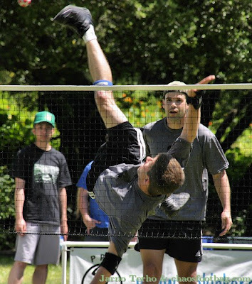 Chaos Footbag: Alexis sets up Eric for the Roll