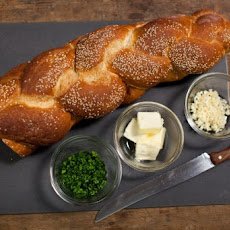 How to Make Garlic Bread