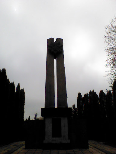 2 World War Monument