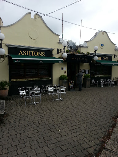 Ashtons Pub