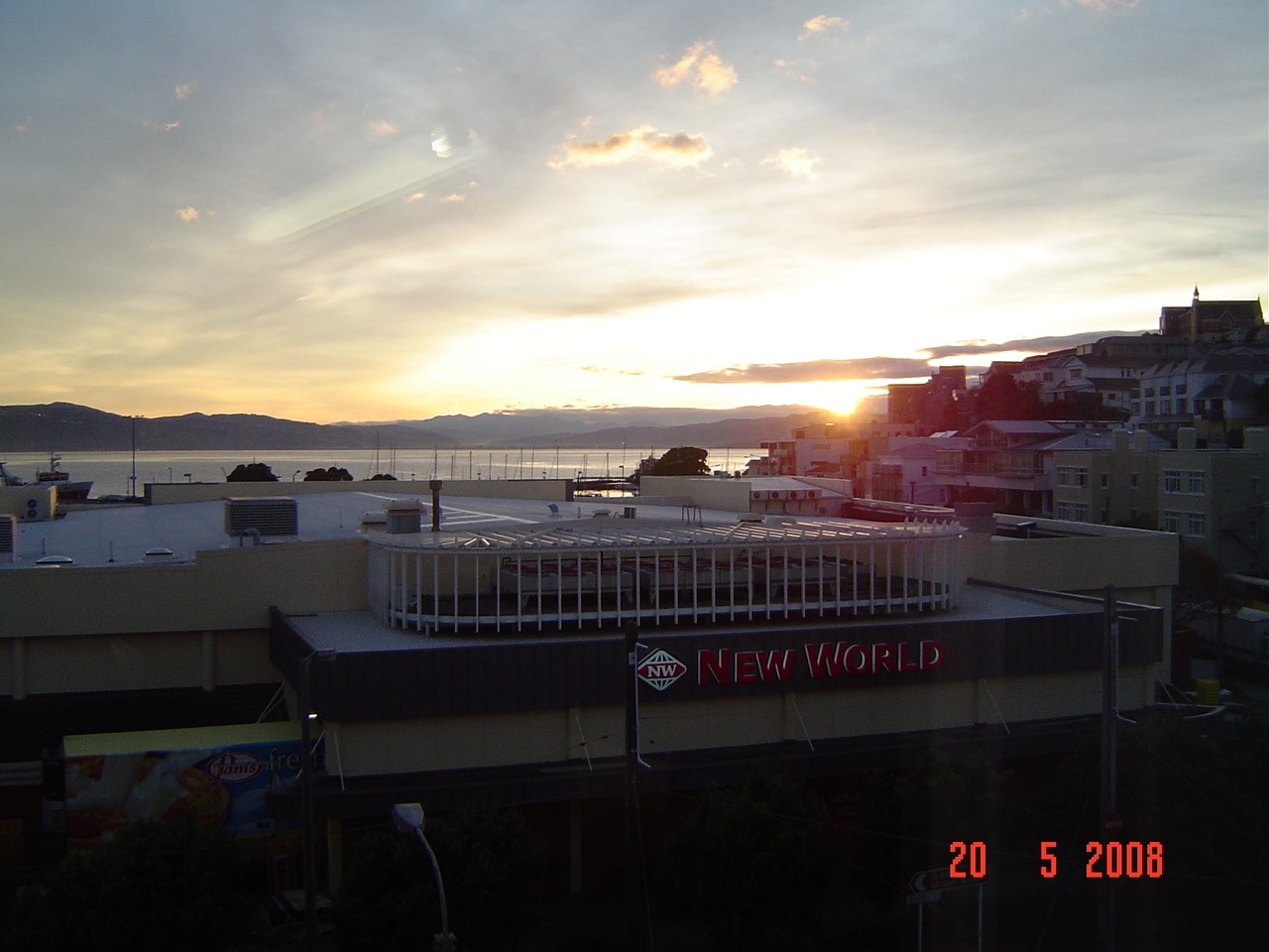 [DSC000352.jpg]