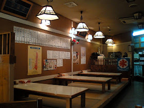やまみや・店内