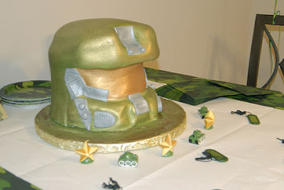 Halo_MasterChief_helmet_cake