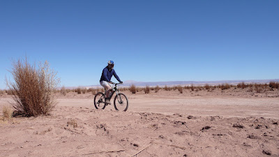 En bicicleta por el desierto de Atacama