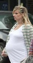 picture of Ryan Shawhughes pregnant with her daughter with Ethan Hawke Clementine Jane Hawke