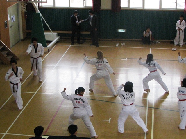 [tkdblackbelt 042[2].jpg]