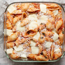 Baked Shells with Tomato and Mozzarella