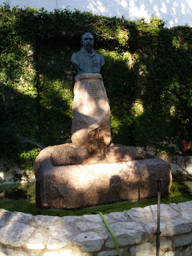 Dr. David Thomas Iglehart Statue