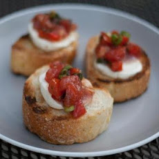 Easy Tomato Mozzarella Bruschetta