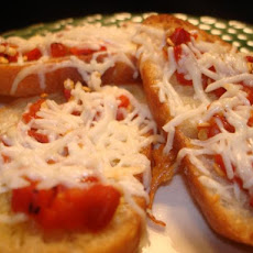 Roasted Red Pepper Toasts