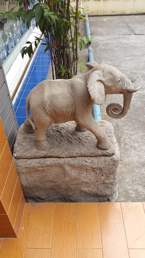 Right Side Gajah Statue 
