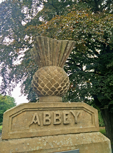 Pineapple Sculpture of Abbey