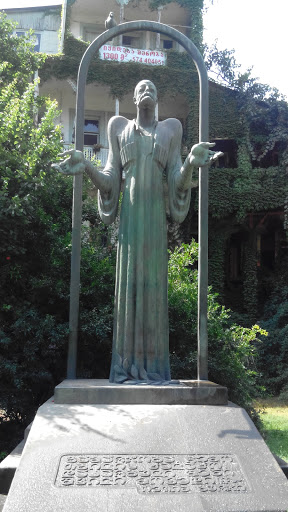 Statue of Ietim Gurj