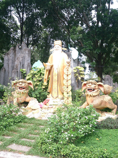 Golden God of Wealth Statue
