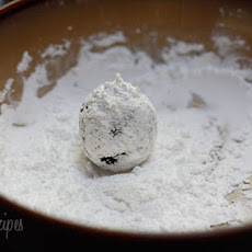 No-Bake Fudgy Snow Balls