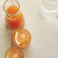 Ginger-Grapefruit Spritzer