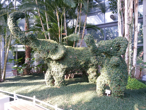 Elephants Plant Sculpture