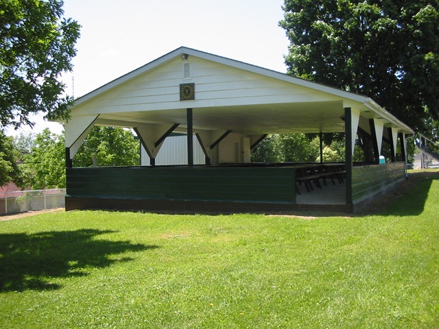 [003_WardsvillePark[1].jpg]
