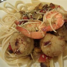 Pan Seared Scallops with Pepper and Onions in Anchovy Oil