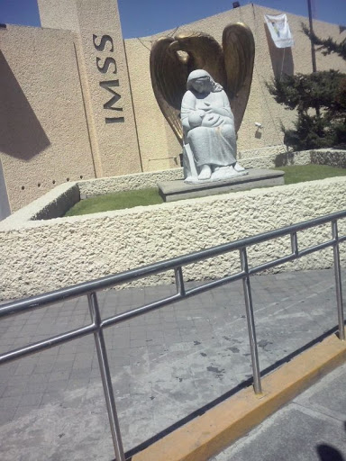 Estatua Del IMSS