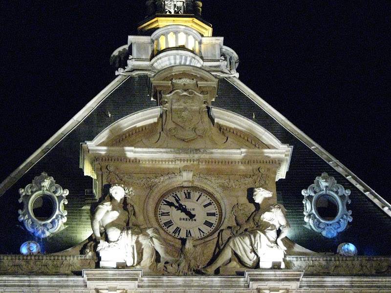 Lyon by night - Horloge Place Cordeliers