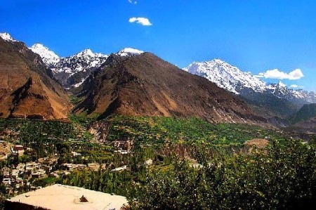 [2401010-Natural_Skyscrapers_of_Hunza_Valley-Hunza[5].jpg]