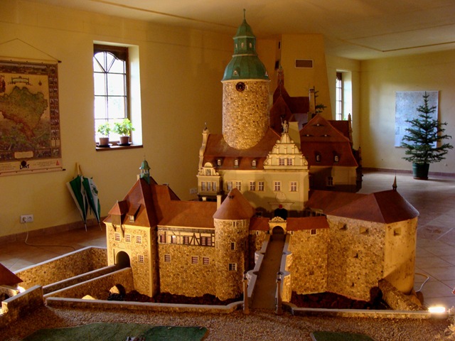 [ZamekCzochak.Lenej032.jpg]