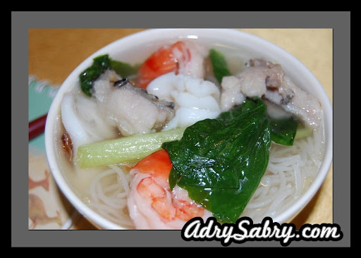 Mee sup seafood