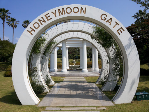 Honeymoon Garden