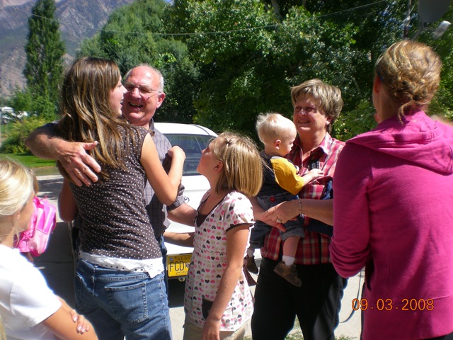 [missionaries coming home 016[2].jpg]