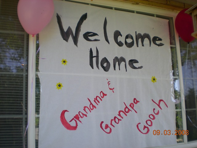 [missionaries coming home 011[2].jpg]