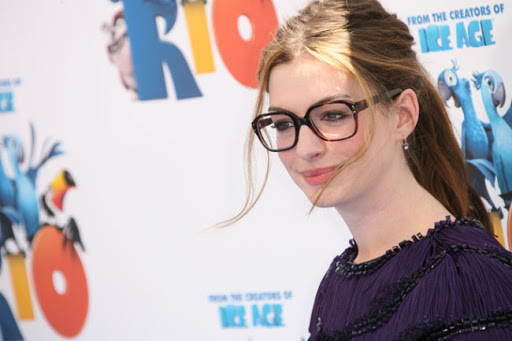 anne hathaway reading glasses
