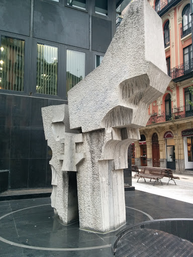 Escultura Edificio La Caixa
