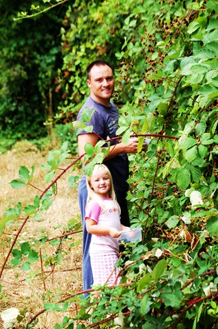 [pickingberries[3].jpg]