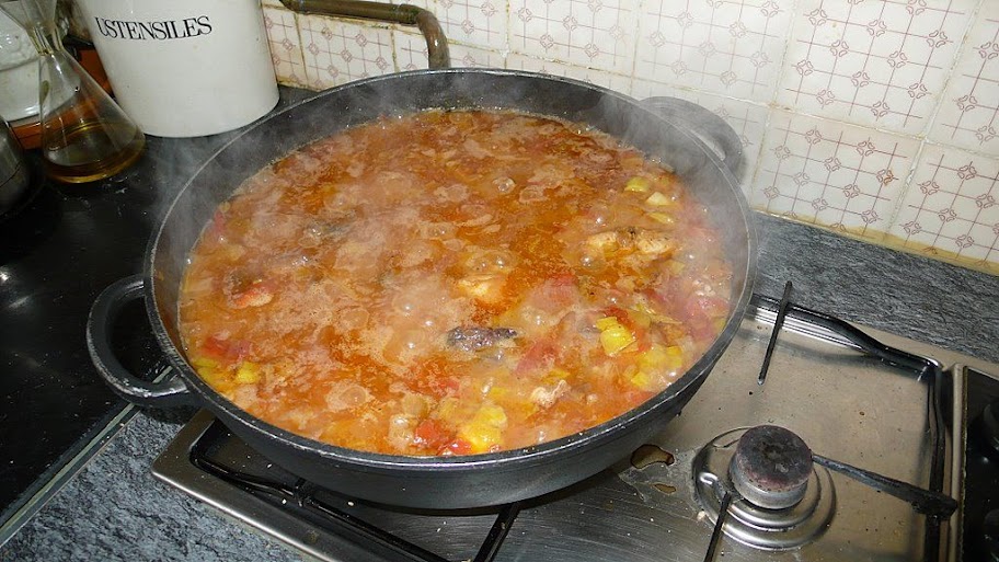 paella de pollo