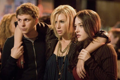 michael cera as nick and kat dennings as norah and ari graynor as caroline in the movie nick and norah's infinite playlist