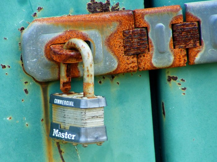 rusty lock photo