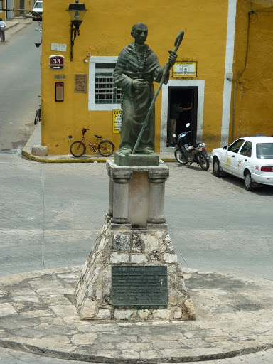 Monumento al Fray Diego de Landa