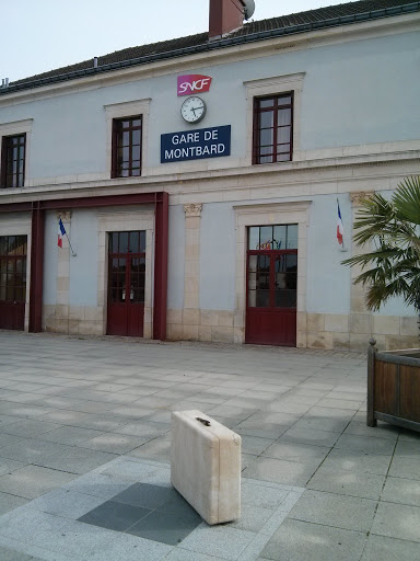 Gare De Montbard