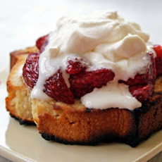 Grilled Madeira Cake With Berries