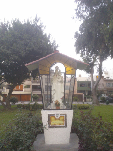 Virgen Maria Del Parque Mariano De Los Santos 