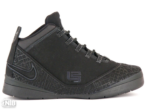 Upcoming Nike Zoom Soldier II BlackAnthracite Pics