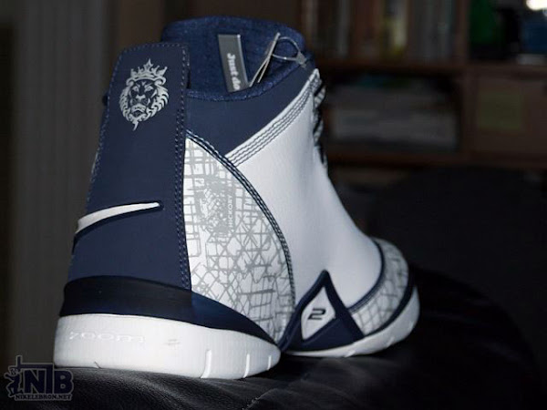 White and Navy Elite Team Basketball Zoom Soldier II Pics