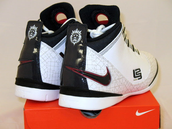 New USA Inspired Nike Zoom Soldier II Available in Stores
