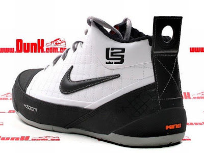 Another Look at the White/Black Mandarin LBJ Ambassador nike zoom lebron ambassador gr black white grey 5 04 Another Look at the White/Black Mandarin LBJ Ambassador