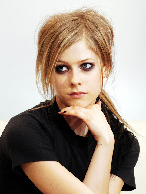 Avril Lavigne lavignecorea9pw.jpg