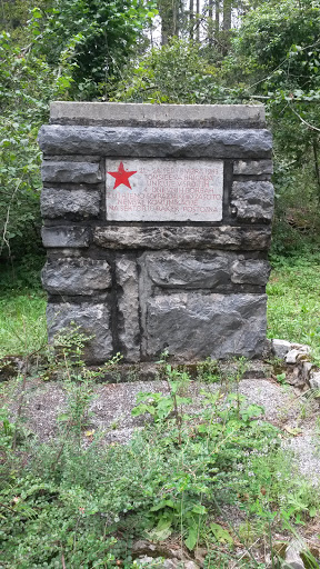 Spomenik Tomšičevi brigadi