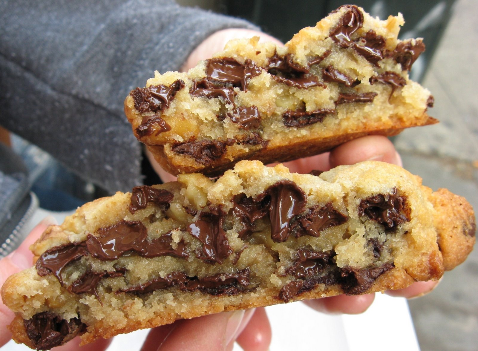 [Levain CC Cookie Fresh[2].jpg]